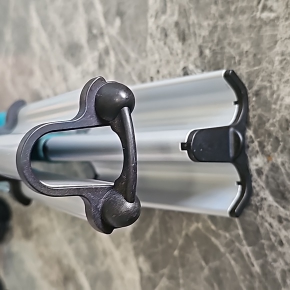 BEAD HEAD Wave Curling Iron - Picture 11 of 12